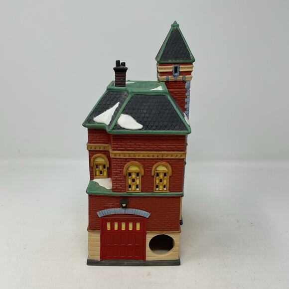 Dept 56 Red Brick Fire Station Christmas In The City Heritage Village 5536-0 - Picture 3 of 14